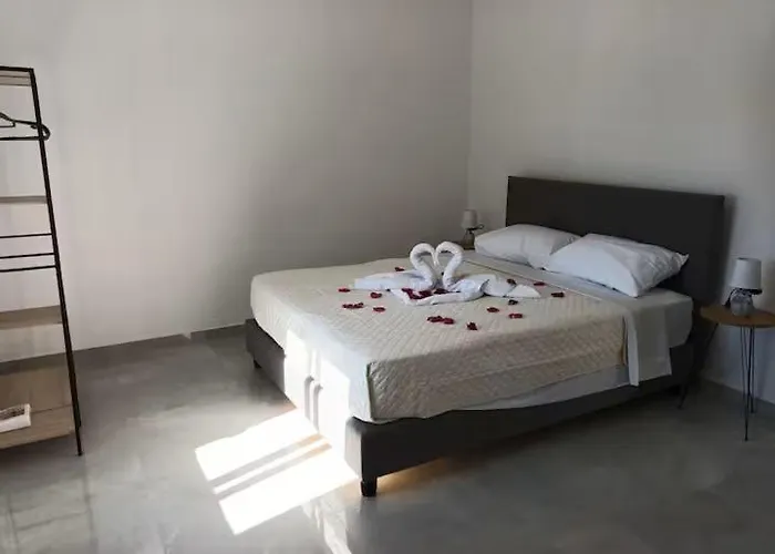 The Sun House In Paradisi 別荘