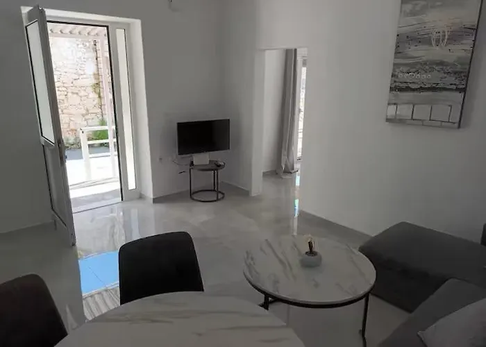 Casa de Férias The Sun House In Paradisi Paradeísion